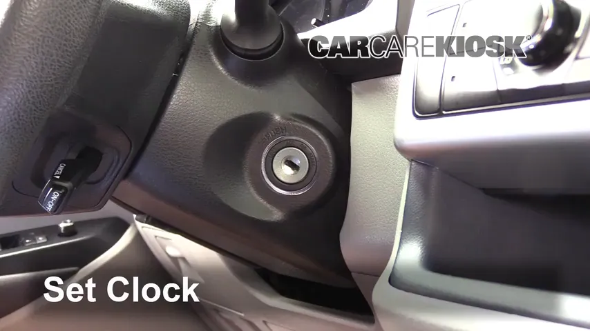 2015 Toyota Highlander LE 2.7L 4 Cyl. Horloge Régler l'horloge